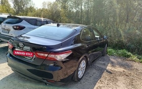 Toyota Camry, 2022 год, 2 700 000 рублей, 2 фотография