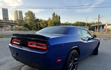 Dodge Challenger III рестайлинг 2, 2022 год, 3 500 000 рублей, 5 фотография