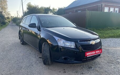 Chevrolet Cruze II, 2013 год, 800 000 рублей, 3 фотография