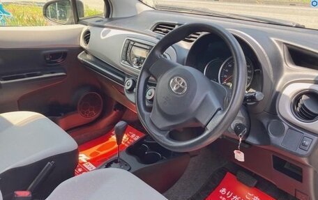 Toyota Vitz, 2014 год, 650 000 рублей, 7 фотография