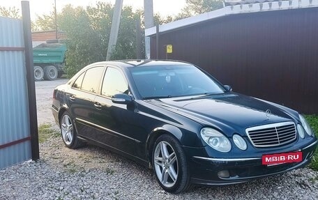 Mercedes-Benz E-Класс, 2004 год, 849 000 рублей, 3 фотография