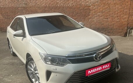 Toyota Camry, 2016 год, 2 450 000 рублей, 2 фотография