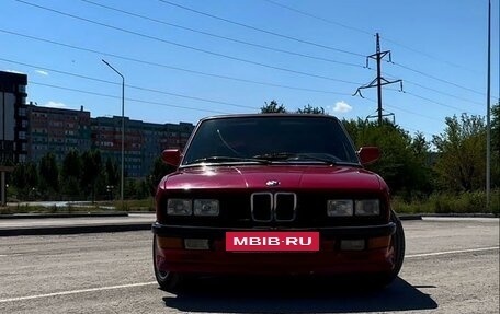 BMW 5 серия, 1983 год, 650 000 рублей, 10 фотография