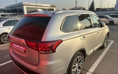 Mitsubishi Outlander III рестайлинг 3, 2018 год, 1 655 000 рублей, 2 фотография