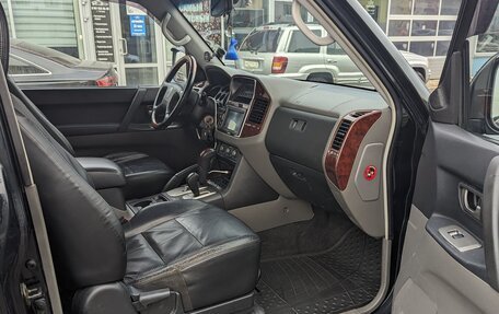 Mitsubishi Pajero III рестайлинг, 2004 год, 1 070 000 рублей, 12 фотография