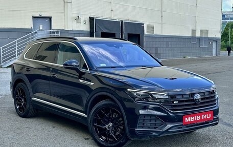 Volkswagen Touareg III, 2018 год, 5 800 000 рублей, 3 фотография