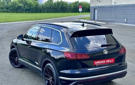 Volkswagen Touareg III, 2018 год, 5 800 000 рублей, 6 фотография