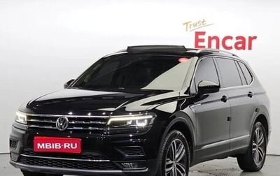 Volkswagen Tiguan II, 2021 год, 2 100 100 рублей, 1 фотография