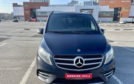 Mercedes-Benz V-Класс, 2017 год, 5 900 000 рублей, 1 фотография