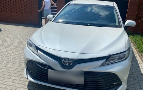 Toyota Camry, 2018 год, 2 174 000 рублей, 3 фотография