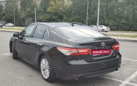 Toyota Camry, 2021 год, 4 900 000 рублей, 6 фотография