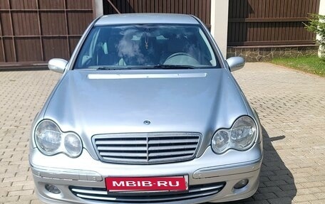 Mercedes-Benz C-Класс, 2005 год, 1 100 000 рублей, 2 фотография