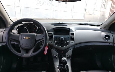 Chevrolet Cruze II, 2010 год, 475 000 рублей, 5 фотография