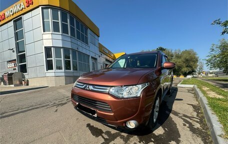 Mitsubishi Outlander III рестайлинг 3, 2012 год, 1 549 999 рублей, 9 фотография