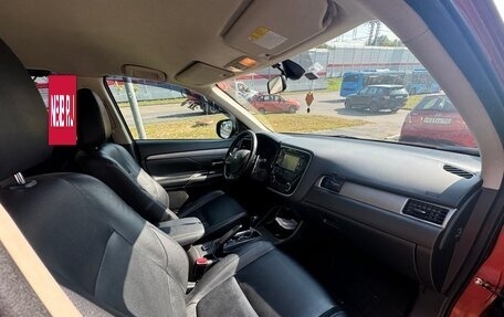 Mitsubishi Outlander III рестайлинг 3, 2012 год, 1 549 999 рублей, 14 фотография