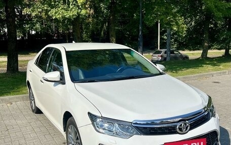 Toyota Camry, 2017 год, 2 715 000 рублей, 2 фотография