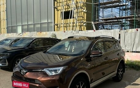 Toyota RAV4, 2016 год, 2 400 000 рублей, 3 фотография