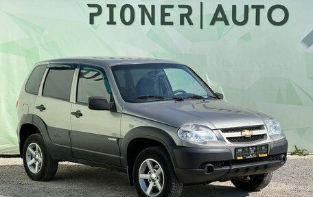 Chevrolet Niva I рестайлинг, 2011 год, 580 000 рублей, 3 фотография