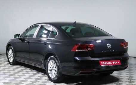 Volkswagen Passat B8 рестайлинг, 2020 год, 2 650 000 рублей, 7 фотография