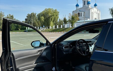 Toyota Camry, 2019 год, 2 700 000 рублей, 8 фотография