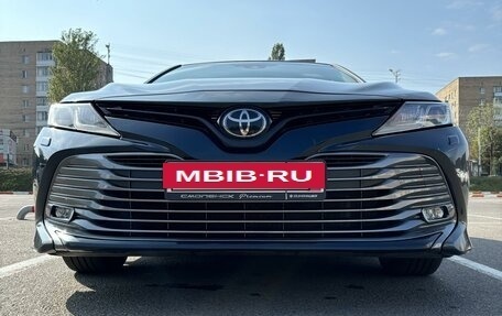 Toyota Camry, 2019 год, 2 700 000 рублей, 2 фотография