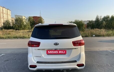 KIA Carnival III, 2019 год, 2 950 000 рублей, 6 фотография