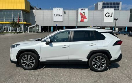 Toyota RAV4, 2022 год, 4 112 000 рублей, 8 фотография