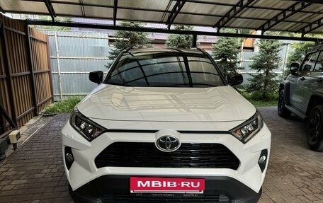 Toyota RAV4, 2021 год, 4 150 000 рублей, 2 фотография