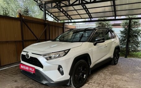 Toyota RAV4, 2021 год, 4 150 000 рублей, 3 фотография