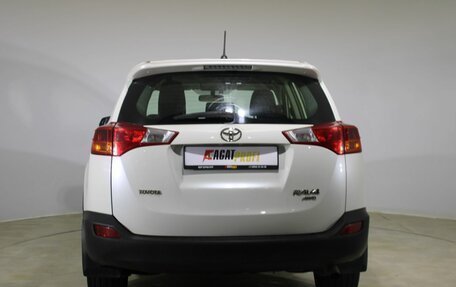 Toyota RAV4, 2015 год, 1 690 000 рублей, 6 фотография