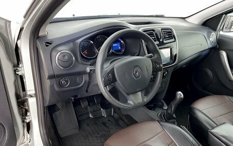 Renault Logan II, 2017 год, 859 000 рублей, 12 фотография