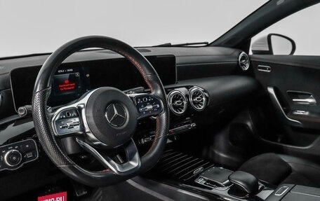 Mercedes-Benz CLA, 2019 год, 3 129 000 рублей, 9 фотография