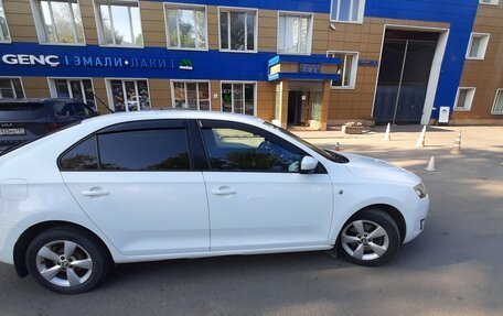 Skoda Rapid I, 2015 год, 1 050 000 рублей, 2 фотография