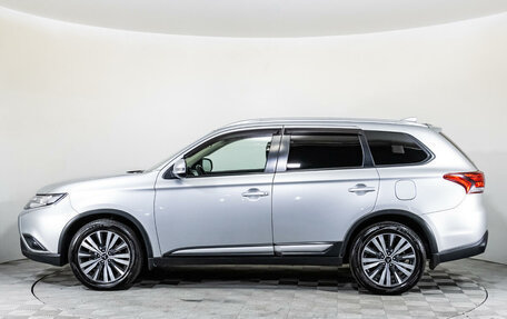 Mitsubishi Outlander III рестайлинг 3, 2019 год, 2 699 000 рублей, 8 фотография