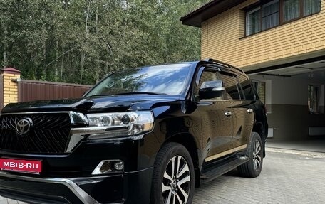 Toyota Land Cruiser 200, 2015 год, 5 400 000 рублей, 1 фотография