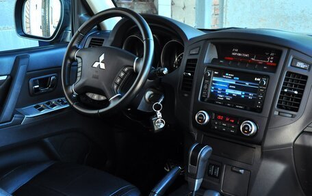 Mitsubishi Pajero IV, 2013 год, 2 390 000 рублей, 10 фотография