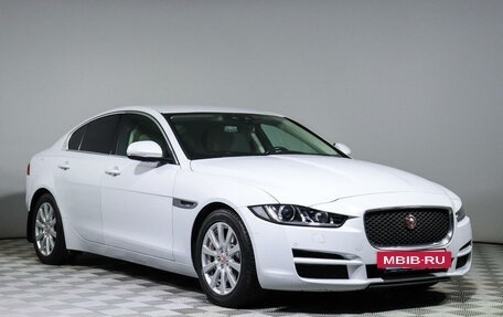 Jaguar XE I рестайлинг, 2015 год, 1 900 000 рублей, 3 фотография