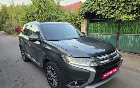 Mitsubishi Outlander III рестайлинг 3, 2017 год, 2 400 000 рублей, 1 фотография