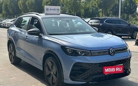 Volkswagen Tiguan, 2024 год, 4 507 000 рублей, 3 фотография