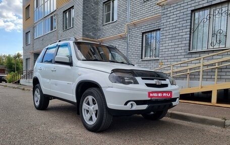 Chevrolet Niva I рестайлинг, 2015 год, 700 000 рублей, 3 фотография