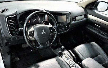 Mitsubishi Outlander III рестайлинг 3, 2012 год, 1 349 000 рублей, 8 фотография