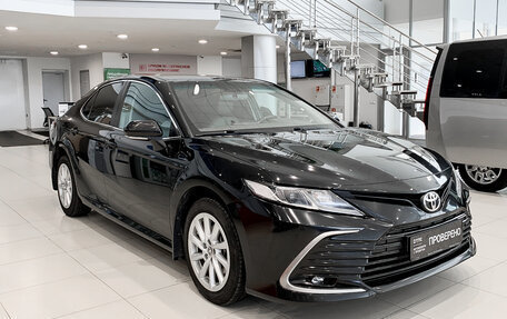 Toyota Camry, 2021 год, 2 850 000 рублей, 3 фотография