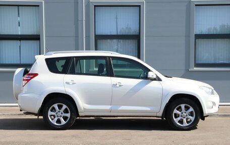 Toyota RAV4, 2011 год, 1 999 000 рублей, 4 фотография