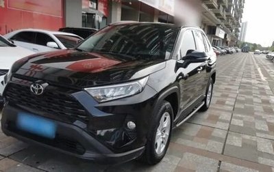 Toyota RAV4, 2020 год, 2 350 000 рублей, 1 фотография