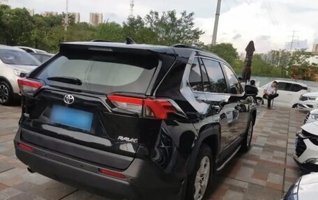 Toyota RAV4, 2020 год, 2 350 000 рублей, 6 фотография