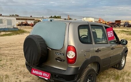 Chevrolet Niva I рестайлинг, 2018 год, 600 000 рублей, 5 фотография