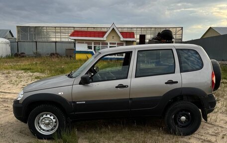 Chevrolet Niva I рестайлинг, 2018 год, 600 000 рублей, 8 фотография