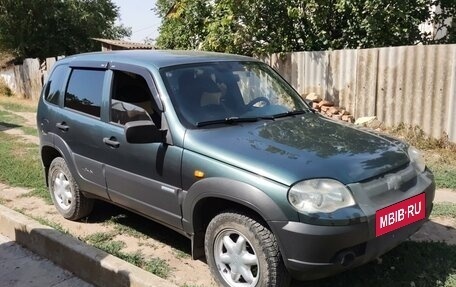 Chevrolet Niva I рестайлинг, 2010 год, 650 000 рублей, 3 фотография