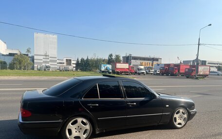 Mercedes-Benz E-Класс, 1998 год, 600 000 рублей, 3 фотография