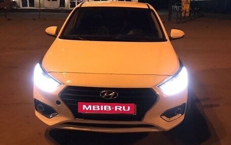 Hyundai Solaris II рестайлинг, 2018 год, 1 000 000 рублей, 2 фотография